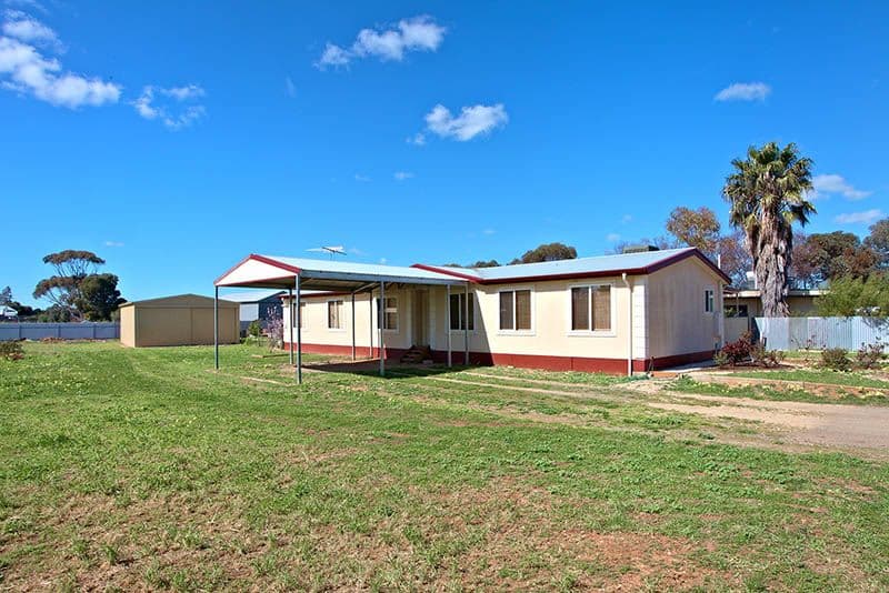 19 Racecourse Road, BALAKLAVA SA 5461, Balaklava - Image 1