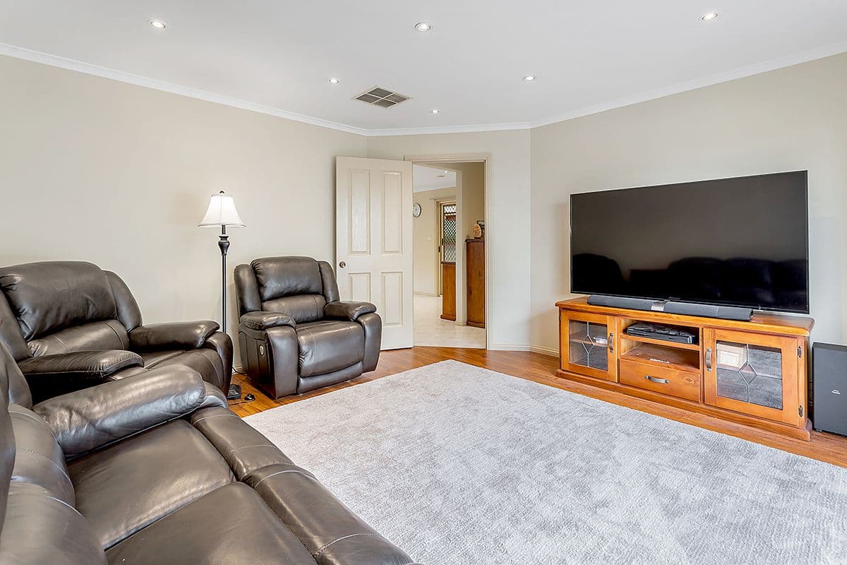 10 Sheridan Way, Roxburgh Park VIC 3064, Roxburgh Park - Thumbnail 4