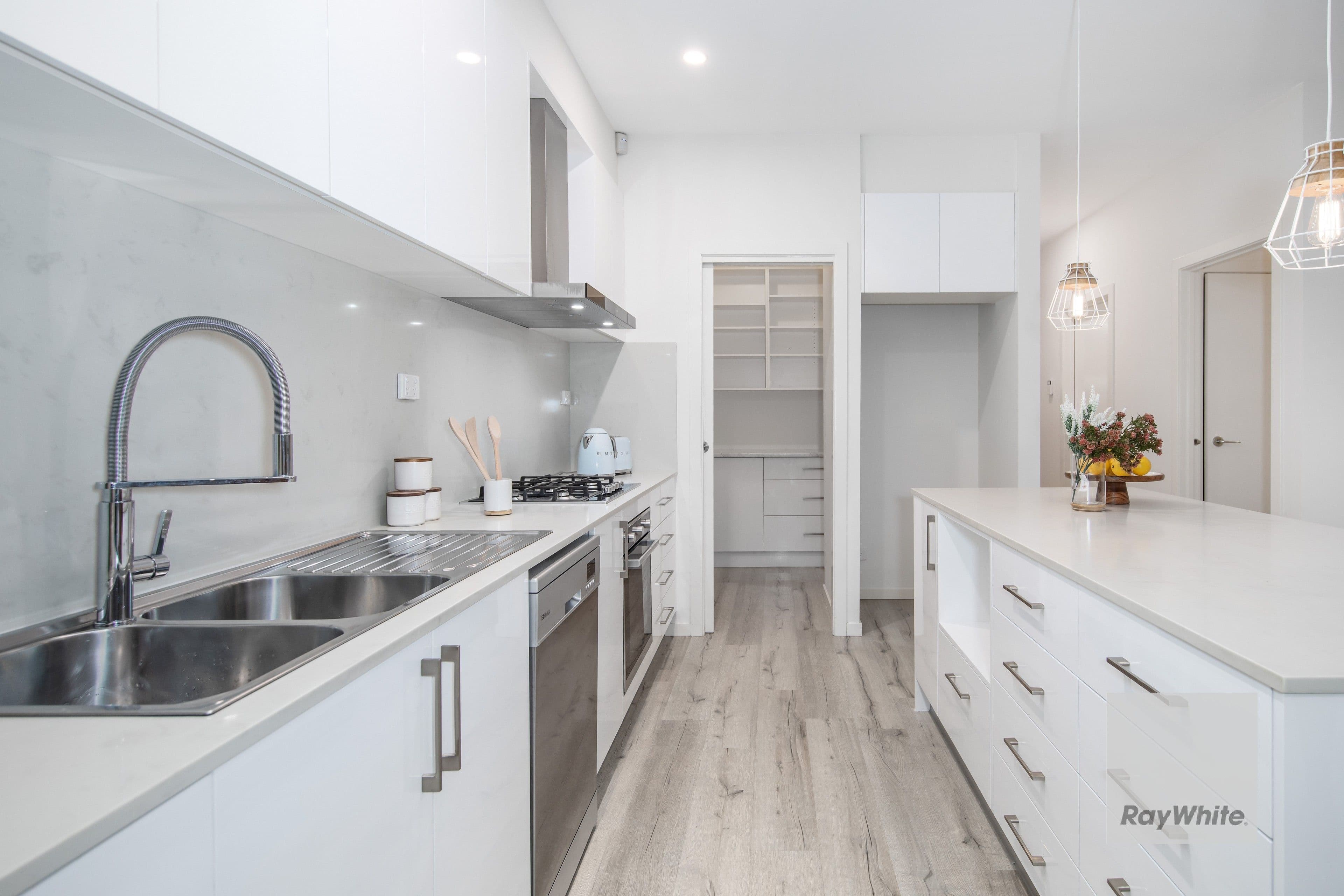 39 Higgins Street, FRASER RISE VIC 3336, Fraser Rise - Thumbnail 3