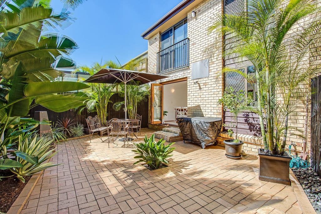 25 Sunbird Street, Burleigh Waters QLD 4220, Burleigh Waters - Thumbnail 5