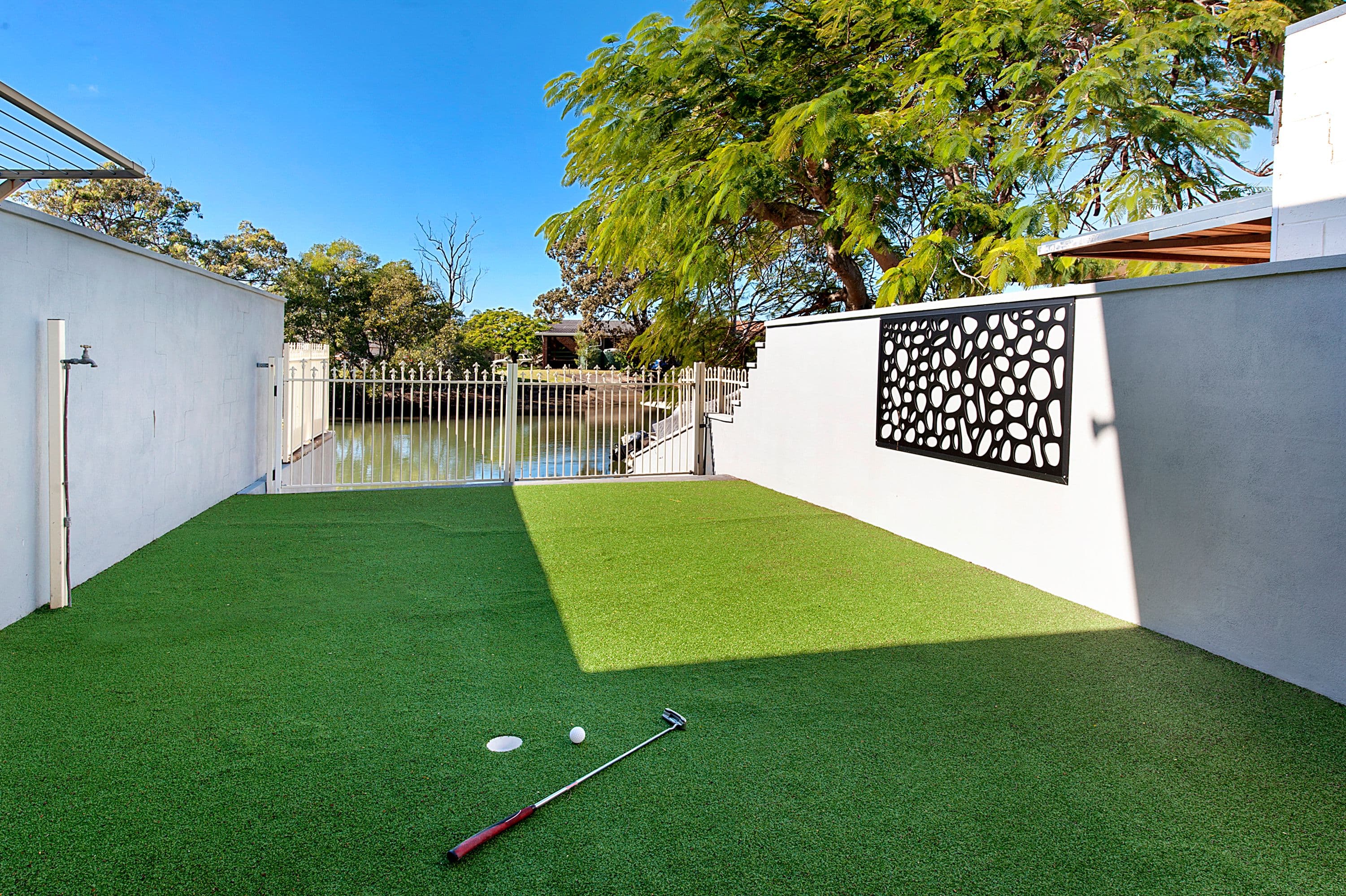 5 Perry Place, Biggera Waters QLD 4216, Biggera Waters - Thumbnail 3