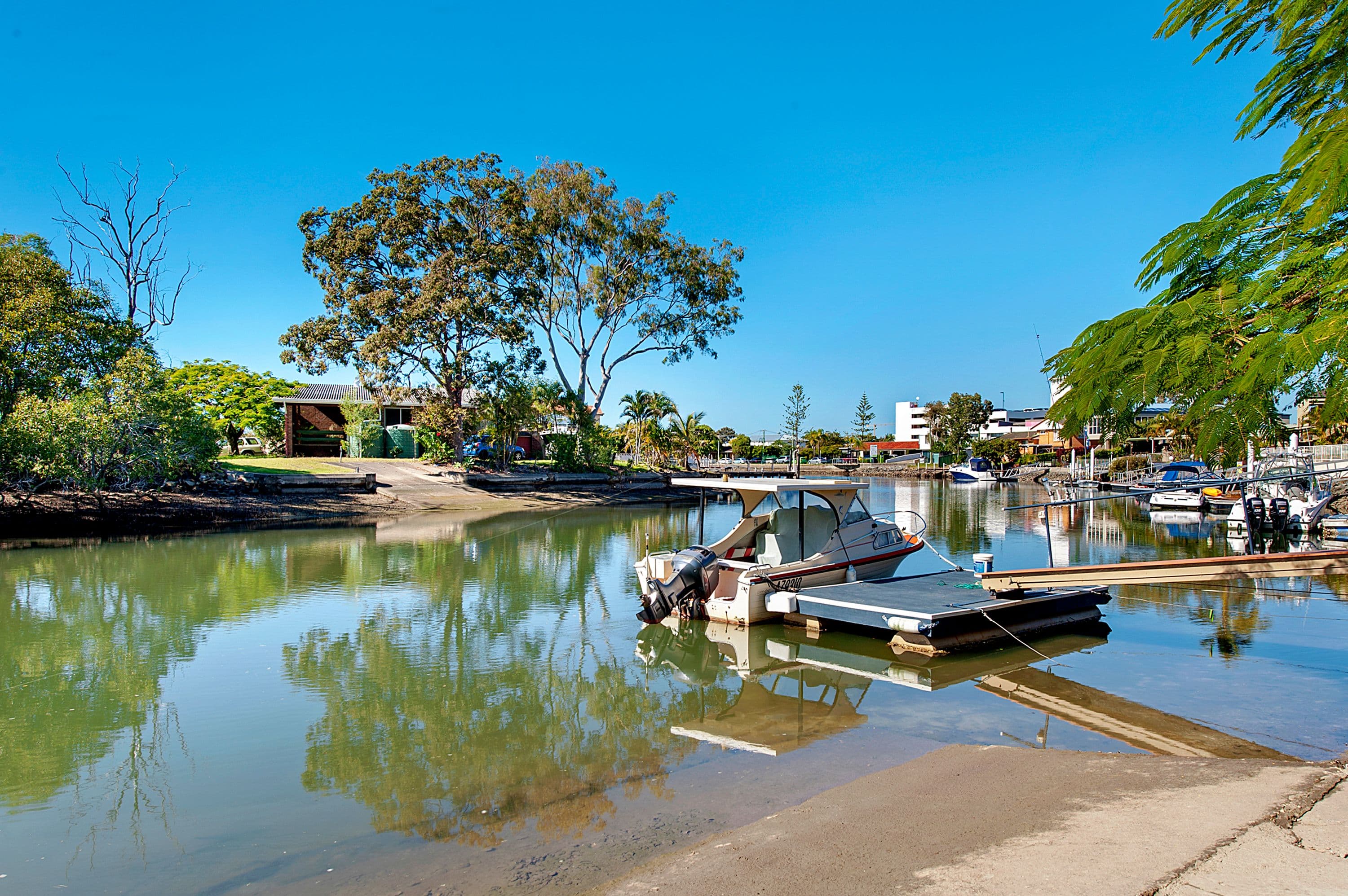 5 Perry Place, Biggera Waters QLD 4216, Biggera Waters - Thumbnail 4