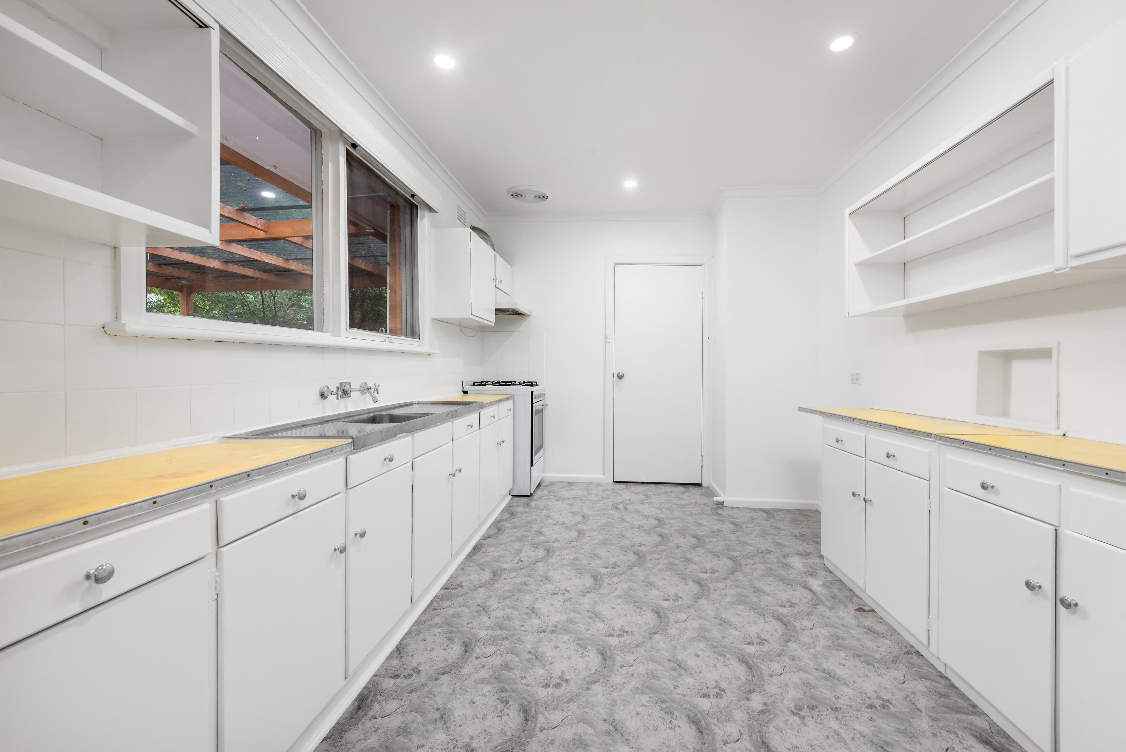 42 Tunaley Parade, Reservoir VIC 3073, Reservoir - Thumbnail 3
