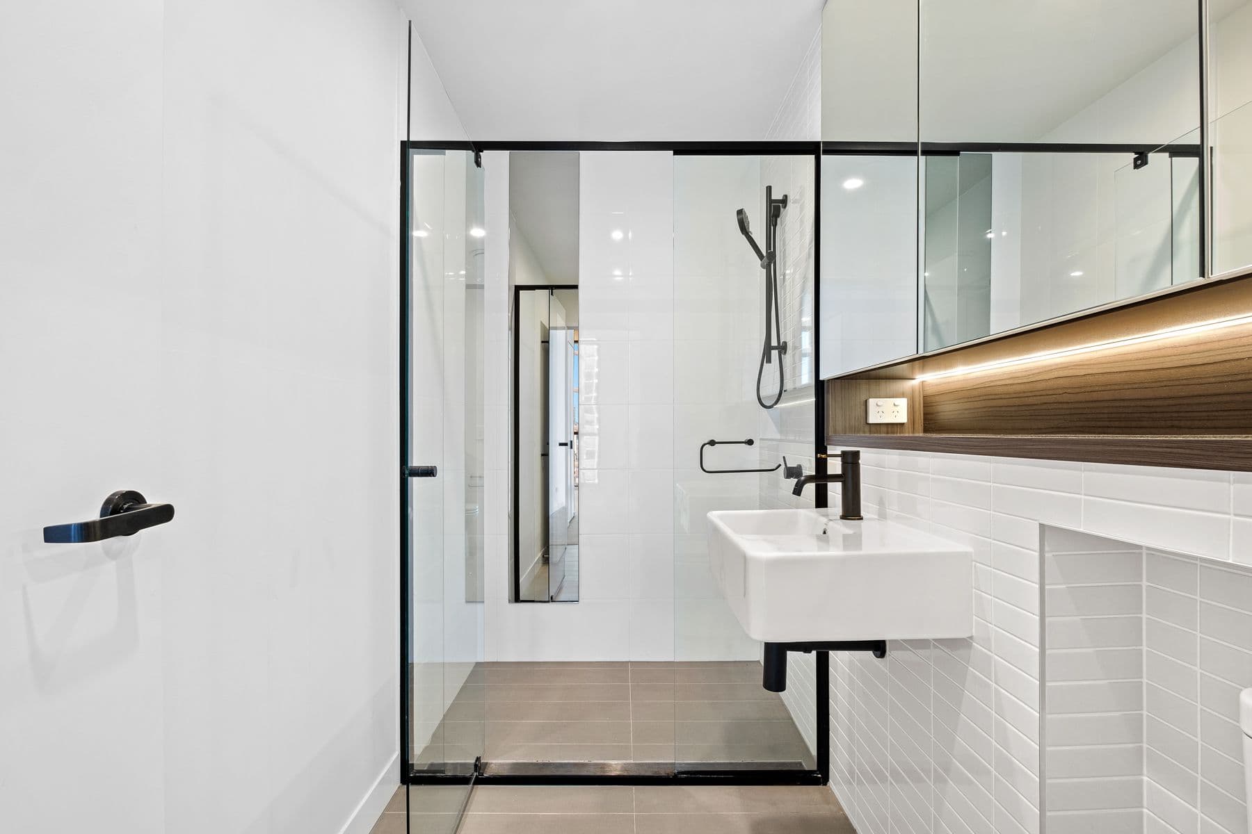 2 Edmondstone Street, South Brisbane QLD 4101, South Brisbane - Thumbnail 7