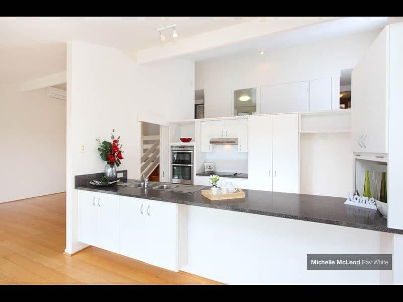 56 Bielby Road, CHAPEL HILL QLD 4069, Chapel Hill - Thumbnail 5