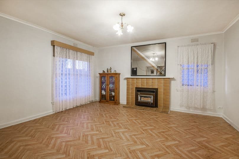 6 Winter Crescent, Reservoir VIC 3073, Reservoir - Thumbnail 4