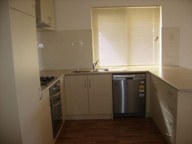 18 Yarraman Road, WAGGRAKINE WA 6530, Waggrakine - Thumbnail 3