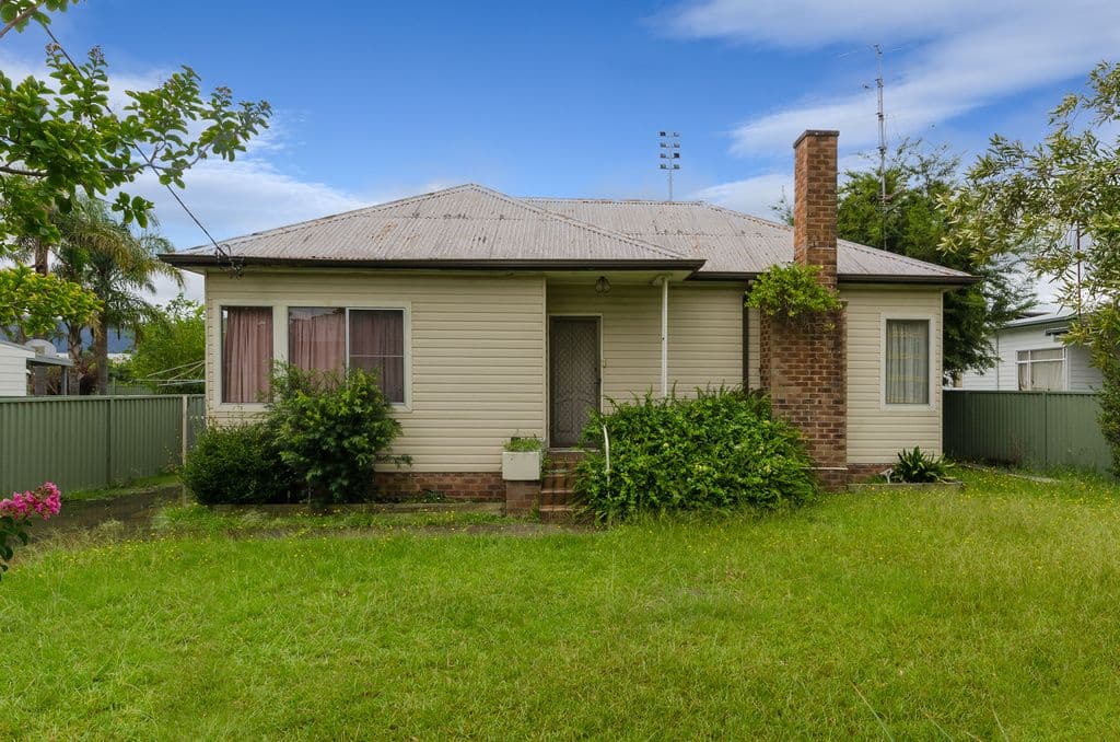 18 Heininger Street, Dapto NSW 2530, Dapto - Image 1
