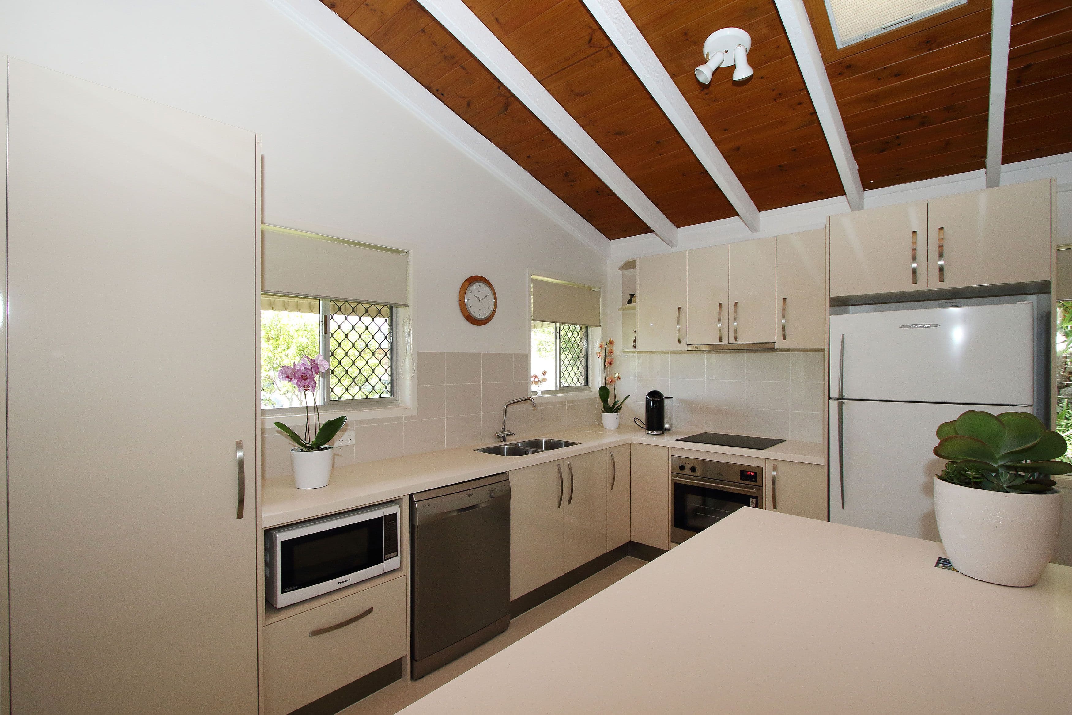 8 Pavuvu Street, Mansfield QLD 4122, Mansfield - Thumbnail 3