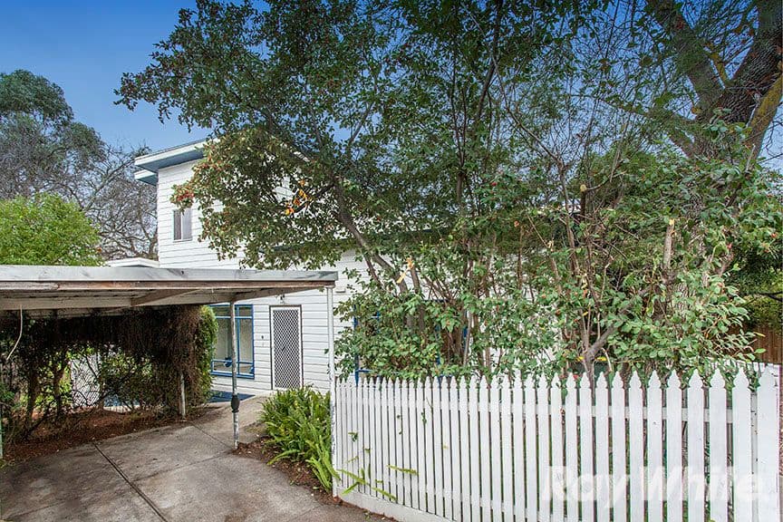 8 McGhee Avenue, Mitcham VIC 3132, Mitcham - Thumbnail 2