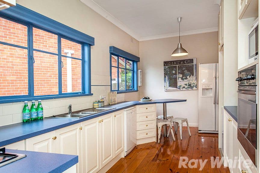 8 McGhee Avenue, Mitcham VIC 3132, Mitcham - Thumbnail 4