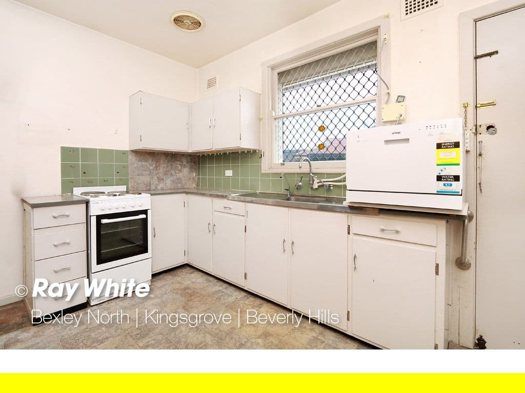 16 Kerry Crescent, Roselands NSW 2196, Roselands - Thumbnail 3