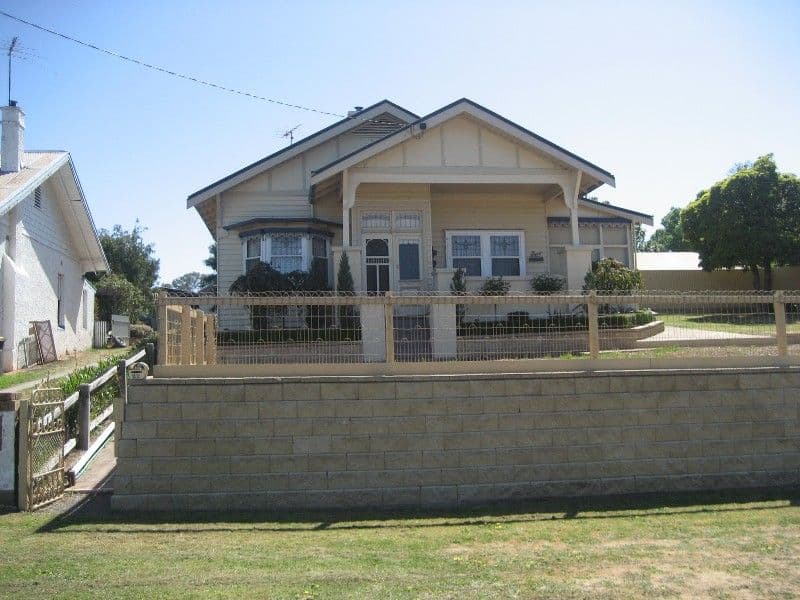 22 North Western Road, ST ARNAUD VIC 3478, St Arnaud - Thumbnail 3