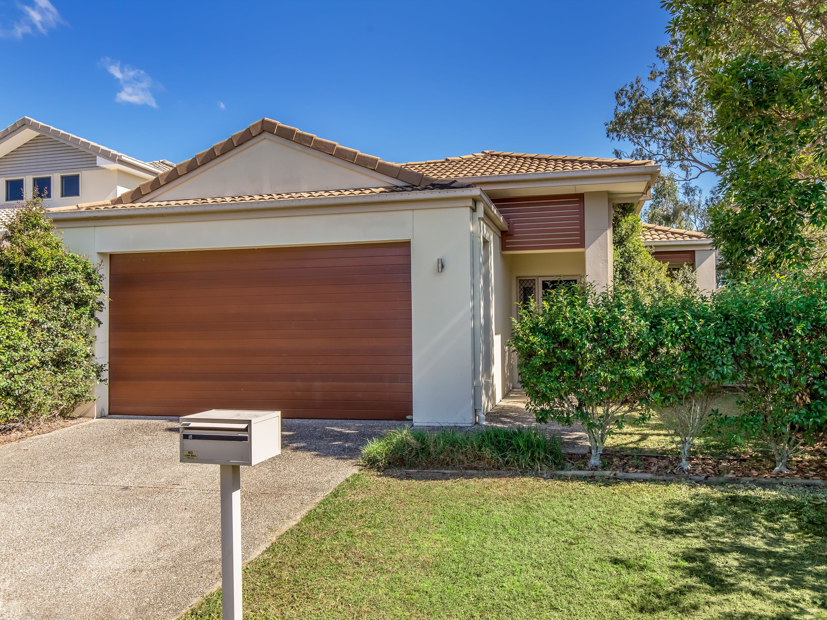 18 Chip In Place, Helensvale QLD 4212, Helensvale - Thumbnail 2