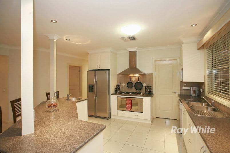22 Evergreen Court, CRANBOURNE NORTH VIC 3977, Cranbourne North - Thumbnail 3
