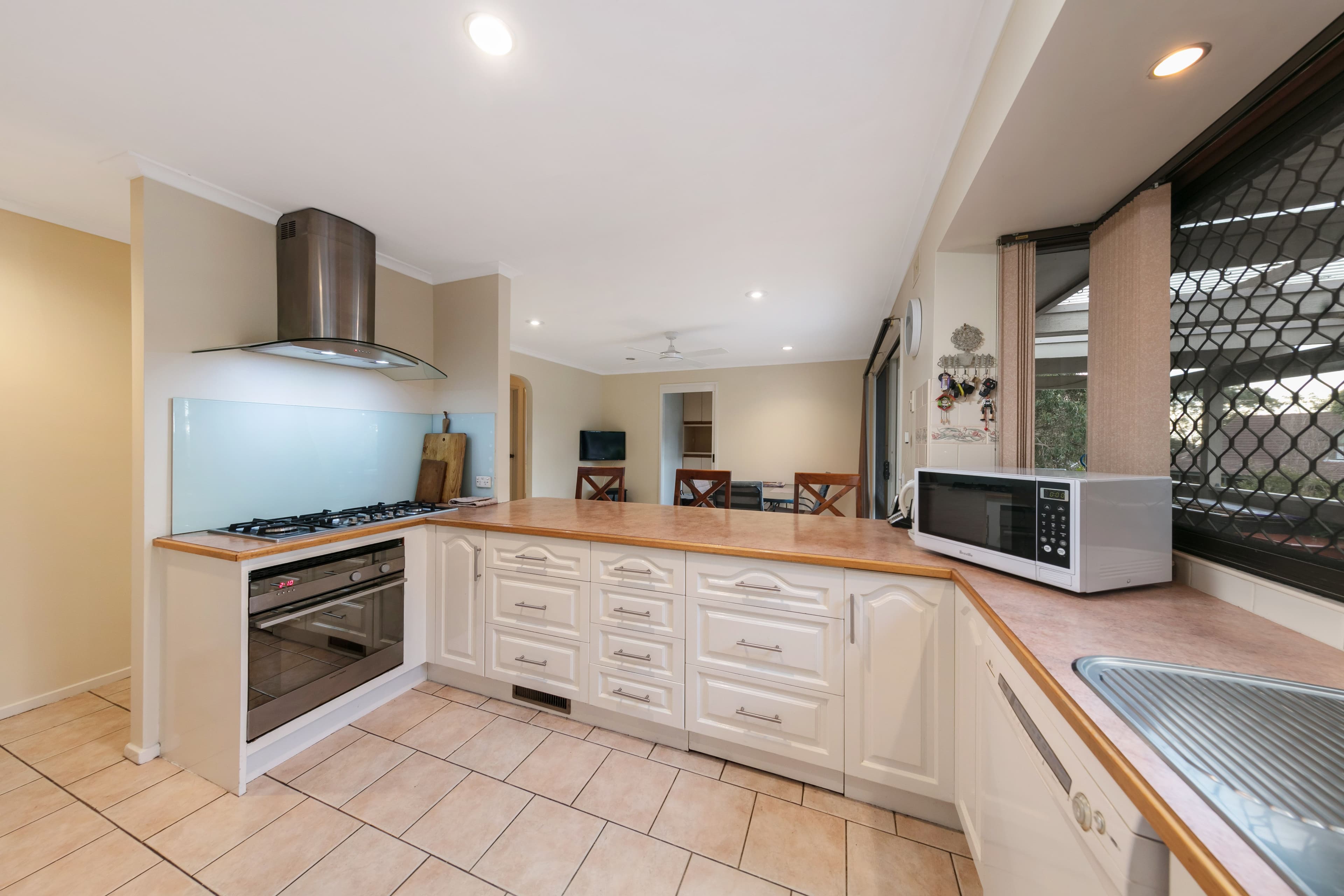 1 Burramine Court, Frankston South VIC 3199, Frankston South - Thumbnail 2