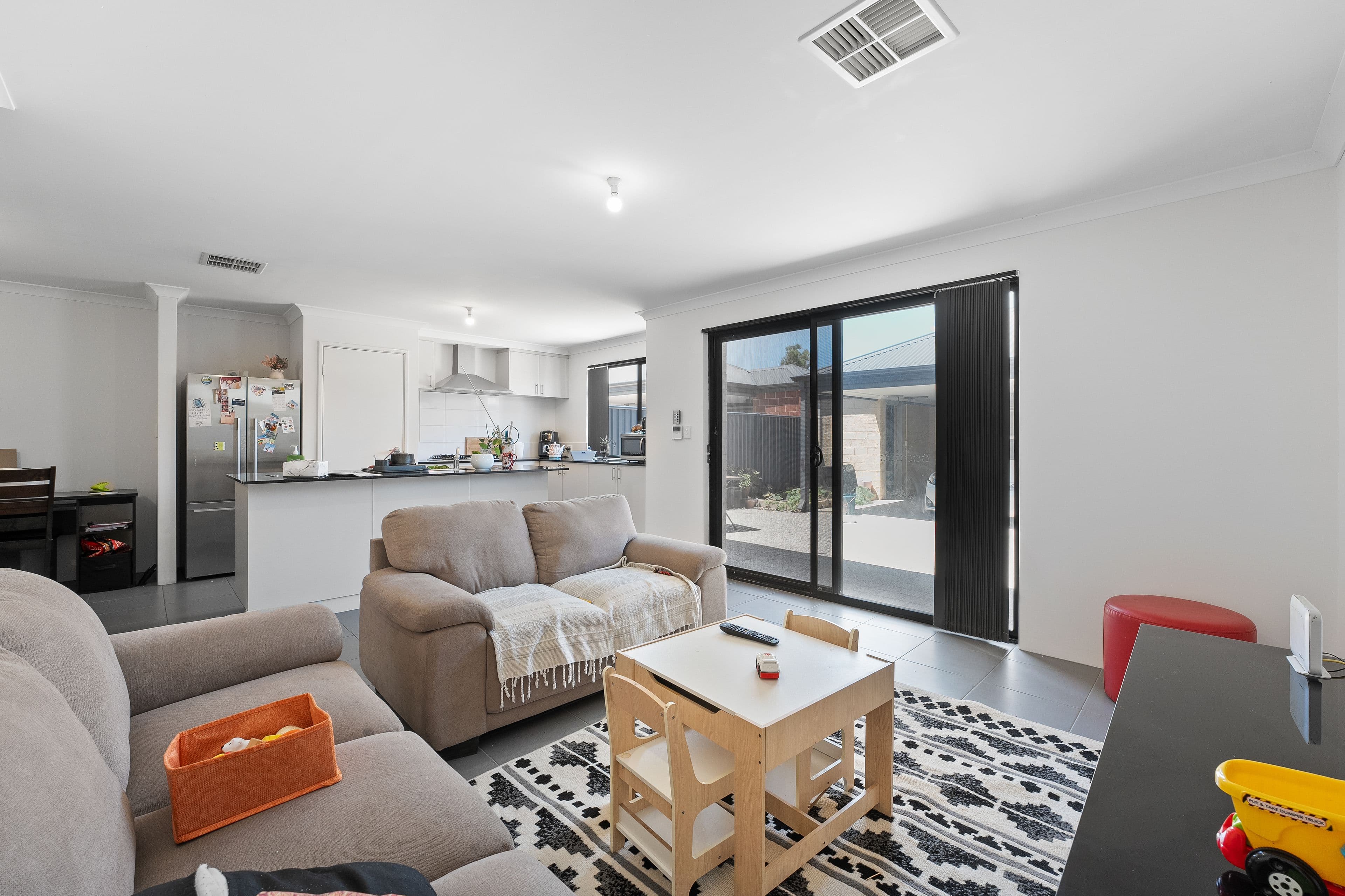 134 Pleasantview Parade, Baldivis WA 6171, Baldivis - Thumbnail 2