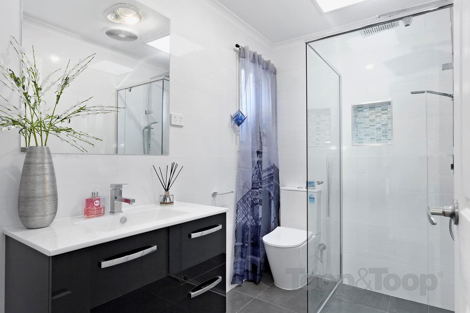 8 Kenneally Court, Golden Grove SA 5125, Golden Grove - Thumbnail 2