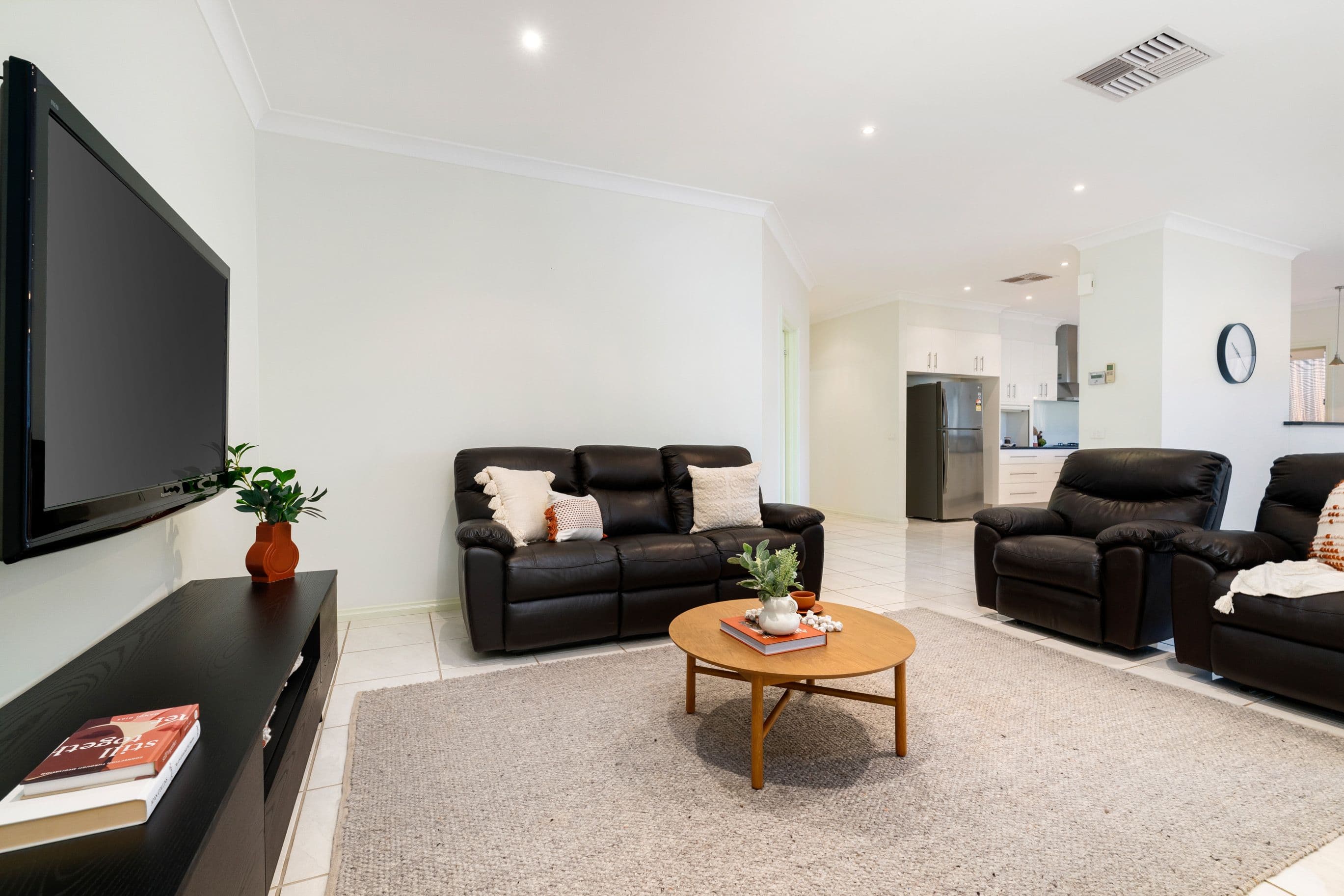 8 Rixon Place, Glenroy NSW 2640, Glenroy - Thumbnail 2