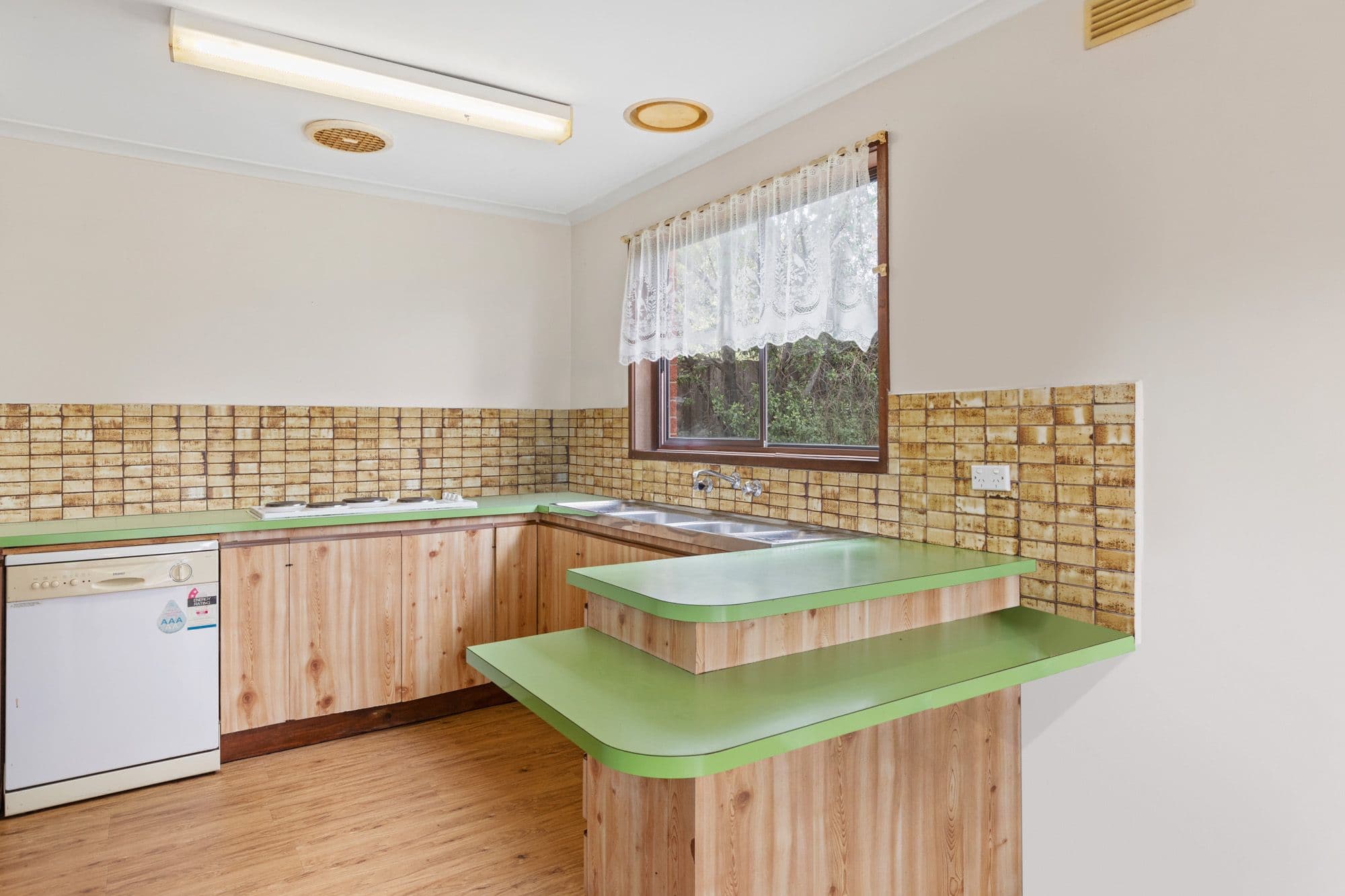 19 Lansell Road, Wyndham Vale VIC 3024, Wyndham Vale - Thumbnail 3