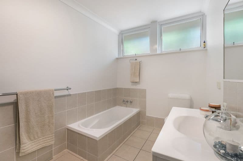 11 Harvard Street, Kenmore QLD 4069, Kenmore - Thumbnail 7