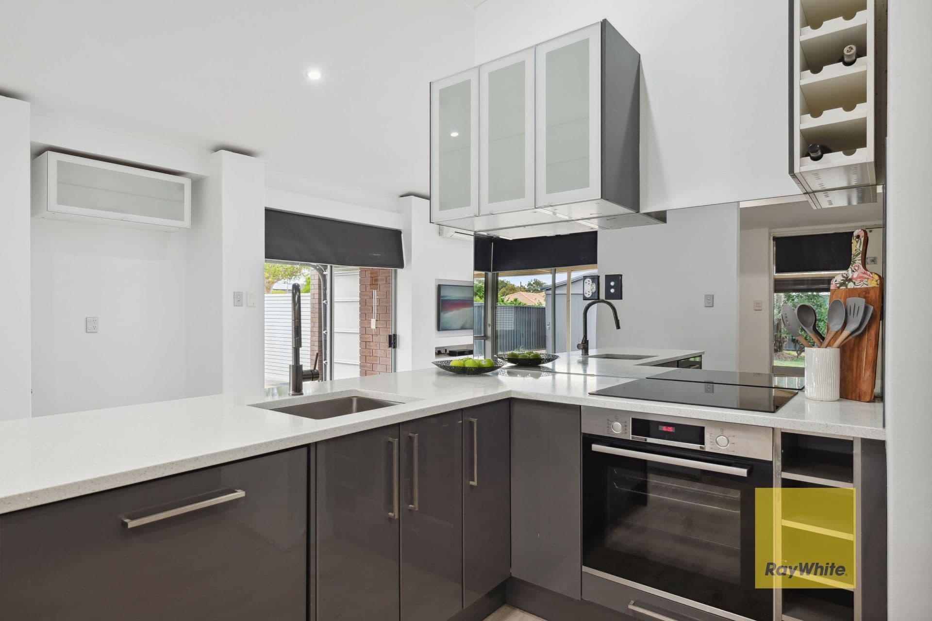 29 Jacobsen Way, Thornlie WA 6108, Thornlie - Thumbnail 5
