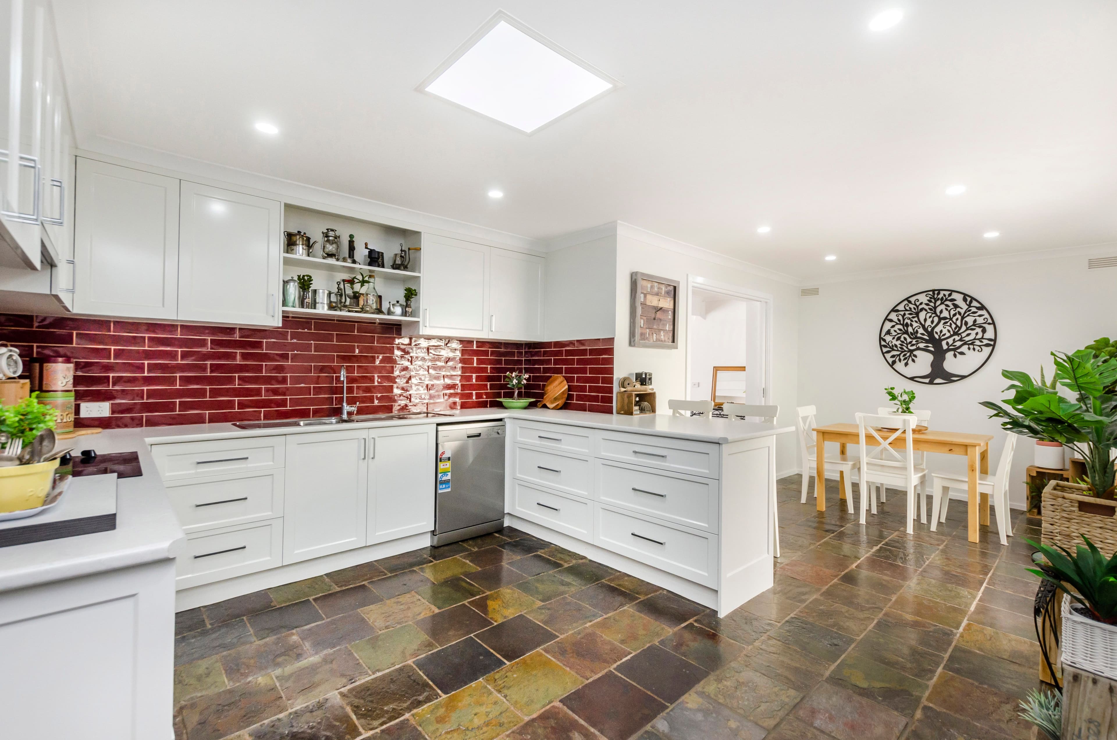 16 McGregors Road, Warrnambool VIC 3280, Warrnambool - Thumbnail 4