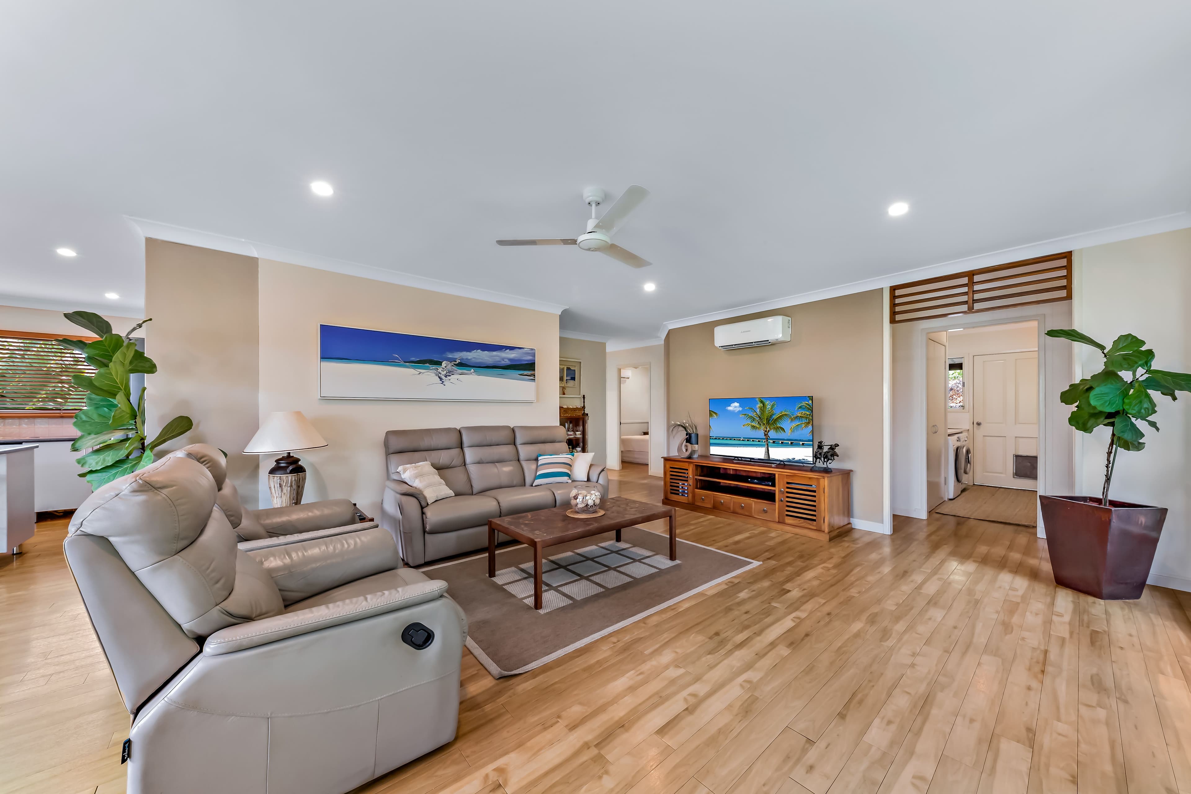 16 Grace Avenue, Cannonvale QLD 4802, Cannonvale - Thumbnail 2