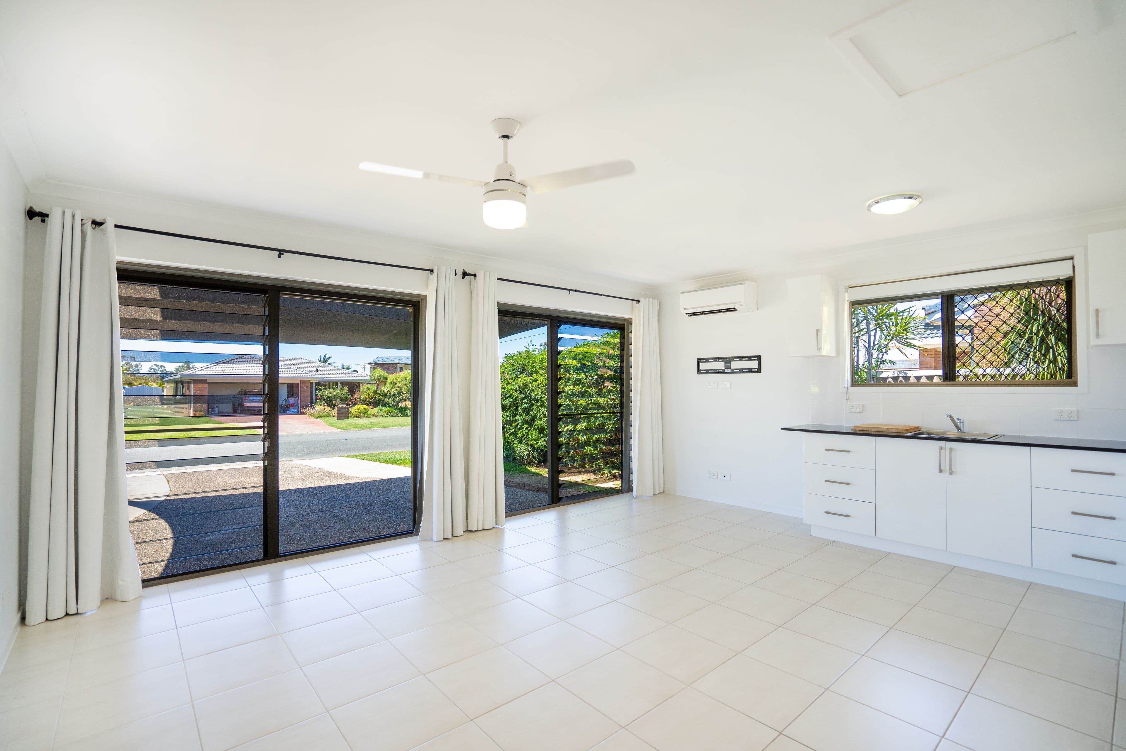 8 Banks Street, Banksia Beach QLD 4507, Banksia Beach - Thumbnail 2