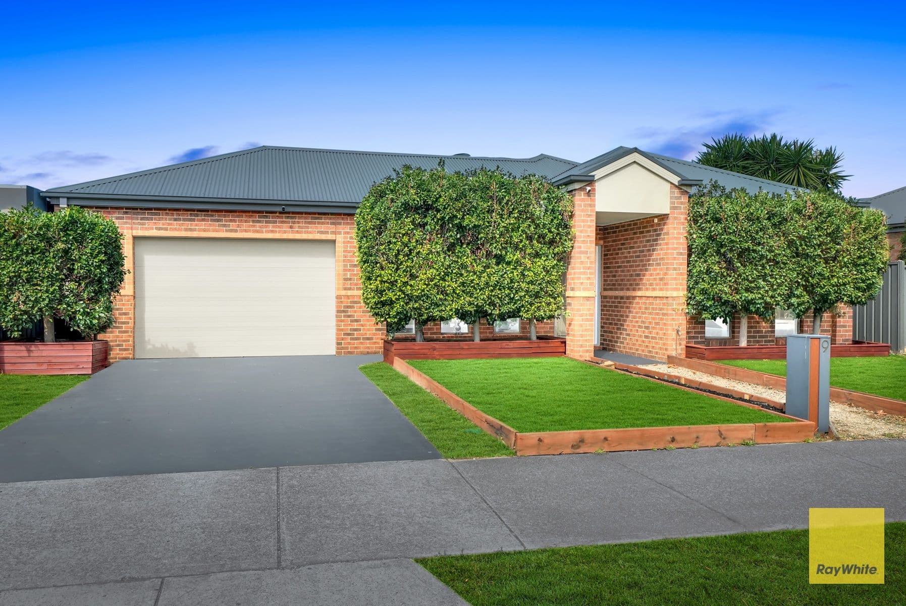 9 Heysen Parkway, Caroline Springs VIC 3023, Caroline Springs - Thumbnail 2