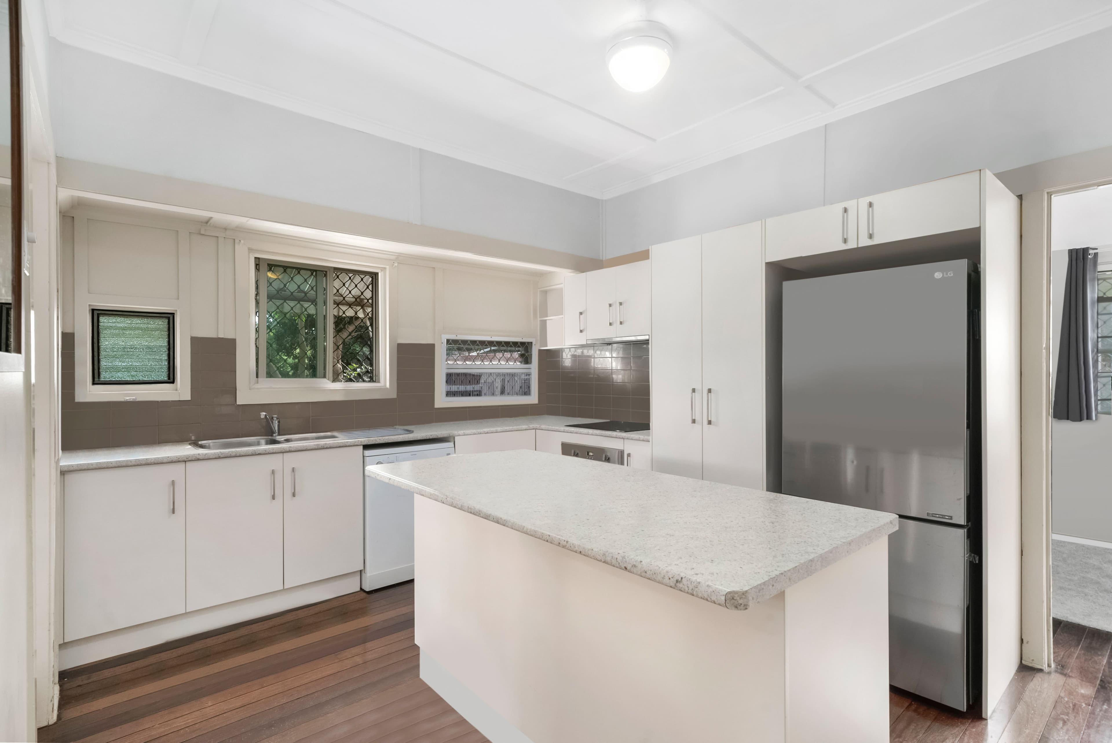103 Oxley Avenue, Woody Point QLD 4019, Woody Point - Thumbnail 6