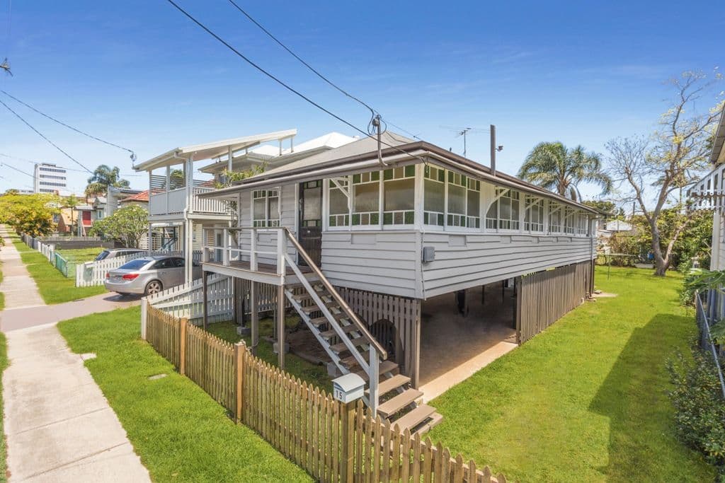 15 Chestnut Street, Wynnum QLD 4178, Wynnum - Thumbnail 3