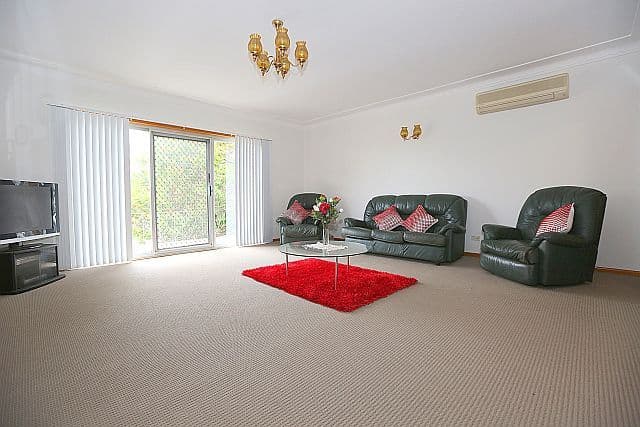 4 Arana Close, Georges Hall NSW 2198, Georges Hall - Thumbnail 2
