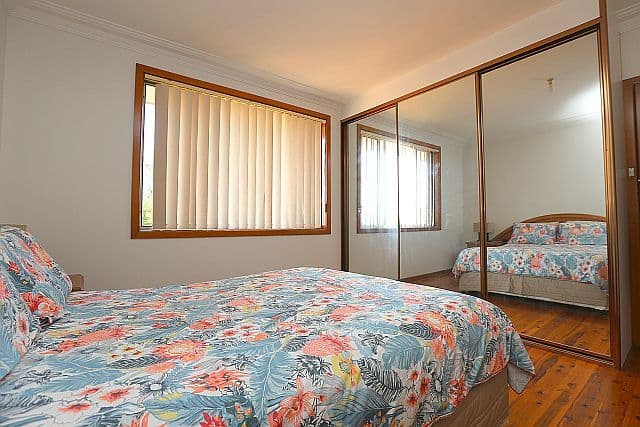4 Arana Close, Georges Hall NSW 2198, Georges Hall - Thumbnail 6