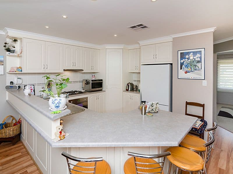 1 Strathoak Crescent, STRATHALBYN SA 5255, Strathalbyn - Thumbnail 2