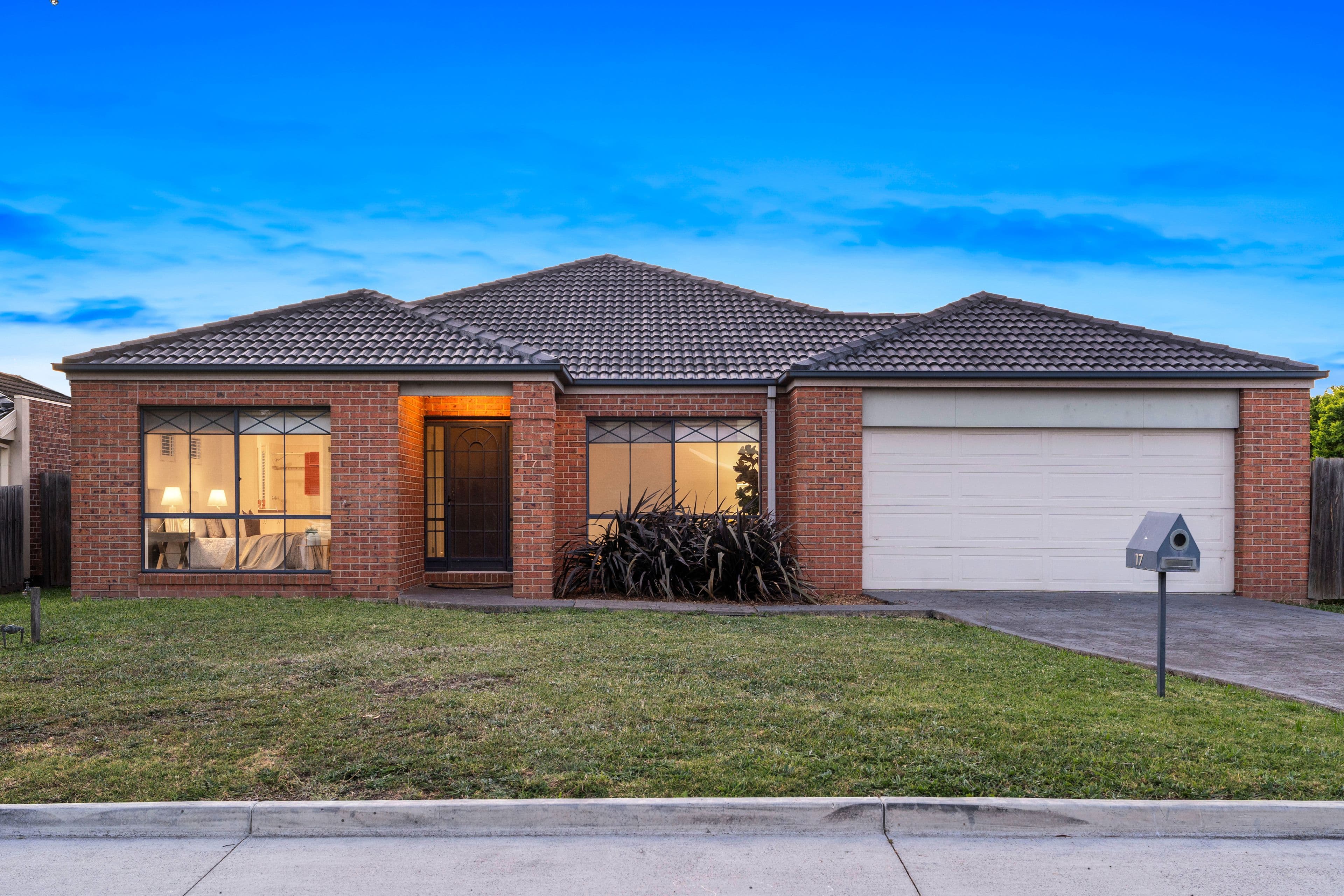 17 Yellowstone Court, Roxburgh Park VIC 3064, Roxburgh Park - Image 1