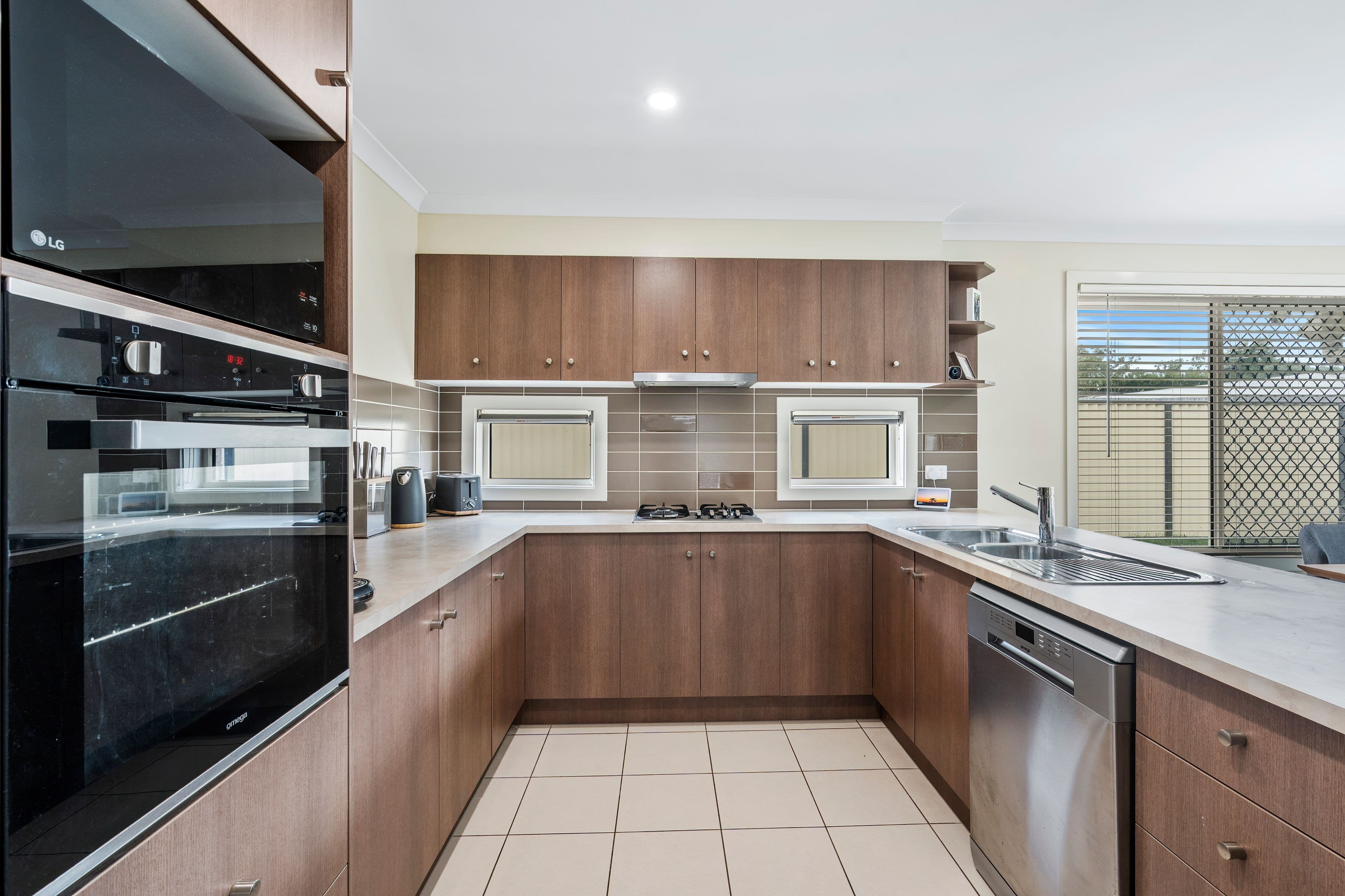 5 Babich Court, Holmview QLD 4207, Holmview - Thumbnail 3
