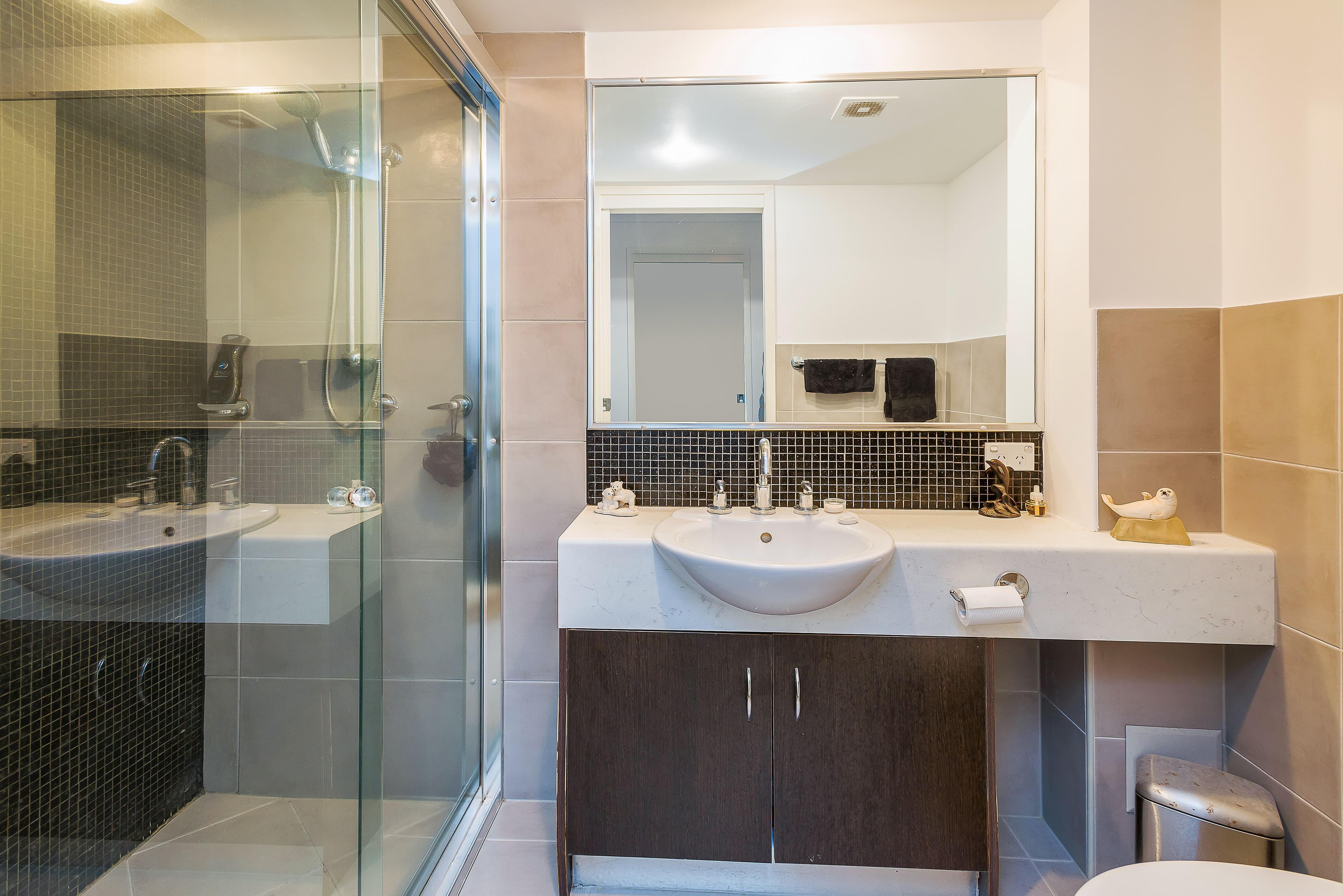 22 Oleander Avenue, Biggera Waters QLD 4216, Biggera Waters - Thumbnail 8