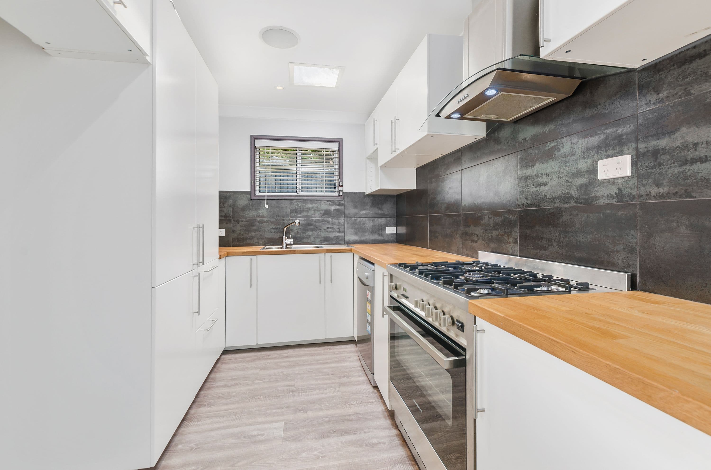 24 Bright Parade, Dapto - Thumbnail 2