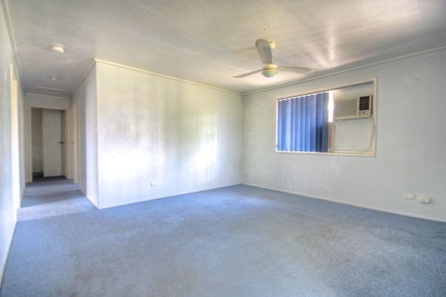 30 Stubbin Street, BUNDAMBA QLD 4304, Bundamba - Thumbnail 2