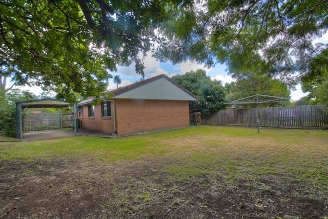 30 Stubbin Street, BUNDAMBA QLD 4304, Bundamba - Thumbnail 3