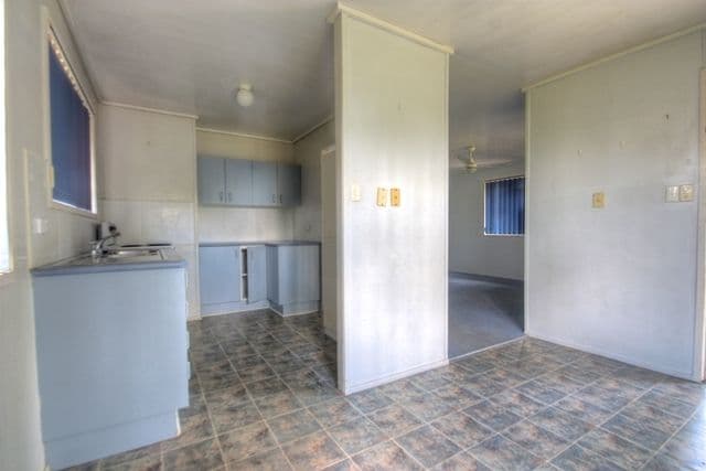 30 Stubbin Street, BUNDAMBA QLD 4304, Bundamba - Thumbnail 5