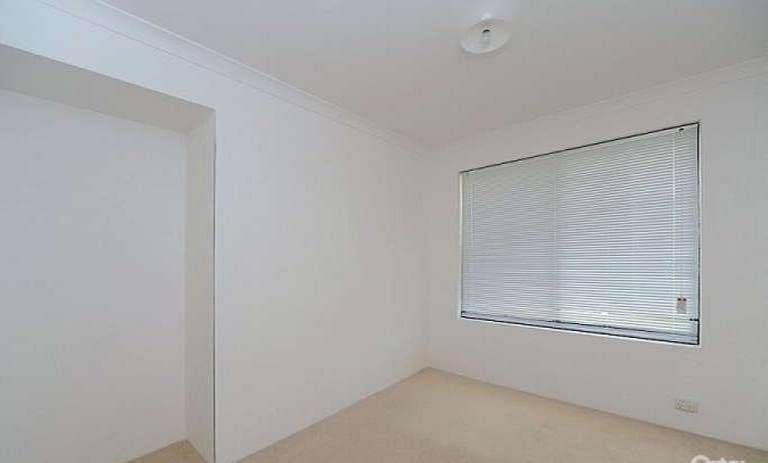 60 Brixton Crescent, ELLENBROOK WA 6069, Ellenbrook - Thumbnail 3