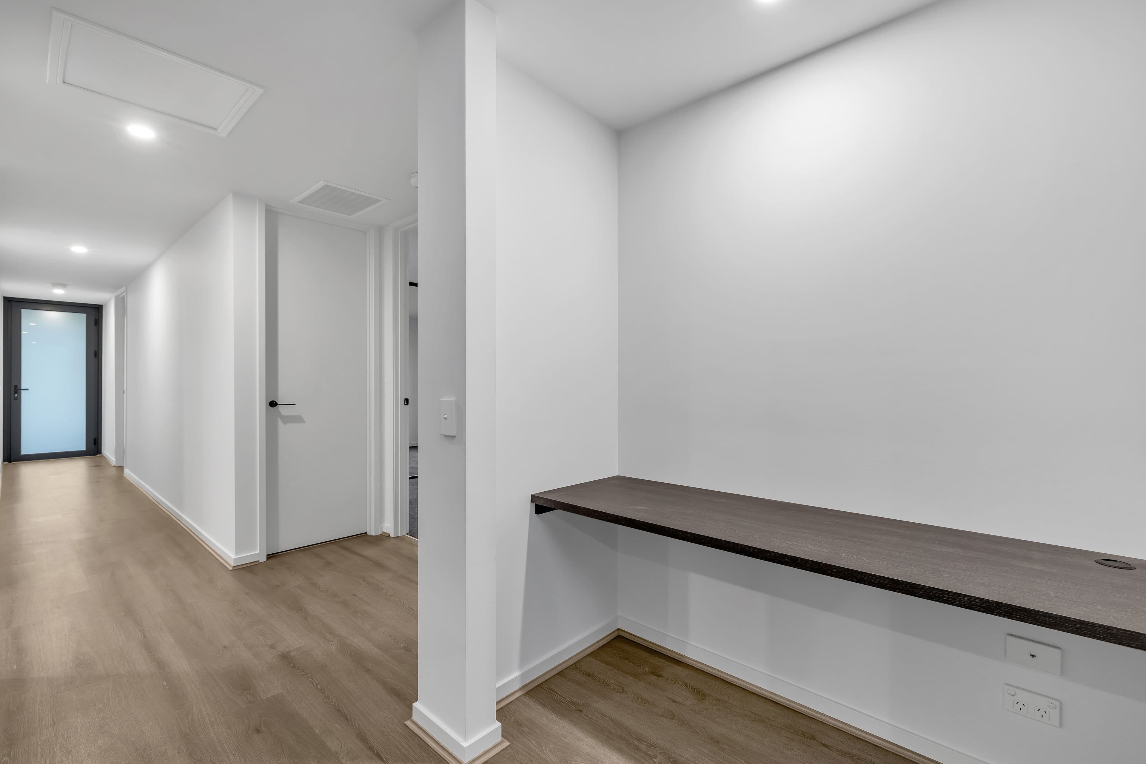 25 Revelstoke Crescent, Pakenham VIC 3810, Pakenham - Thumbnail 5