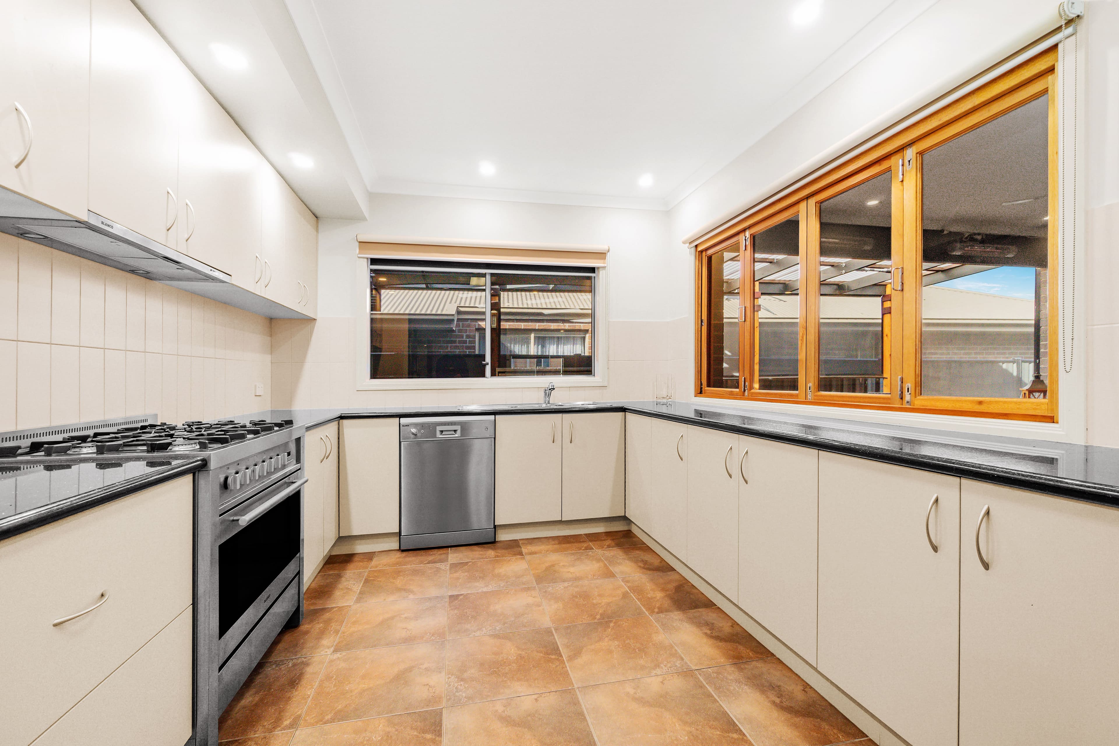 3 Sinclair Green, DERRIMUT VIC 3026, Derrimut - Thumbnail 4