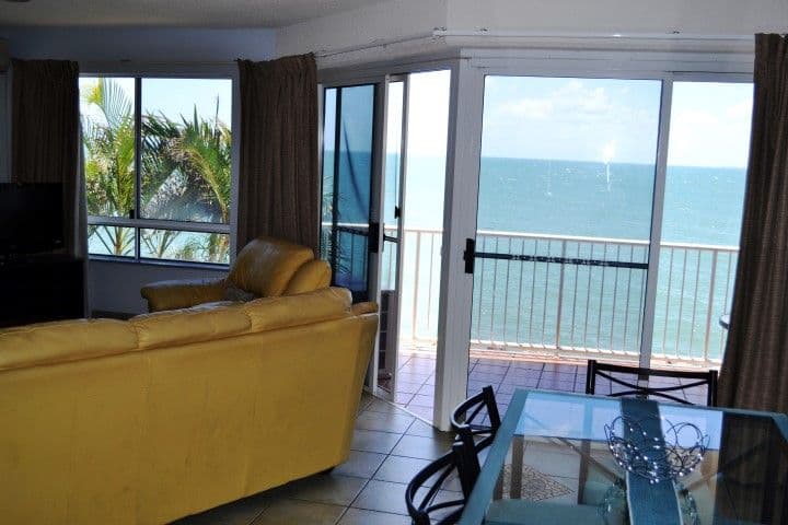 17 Buccaneer Avenue, URANGAN QLD 4655, Urangan - Thumbnail 2