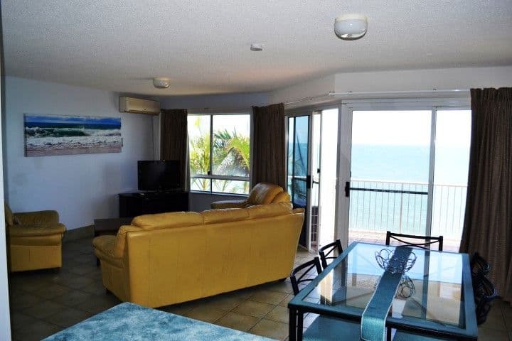 17 Buccaneer Avenue, URANGAN QLD 4655, Urangan - Thumbnail 3
