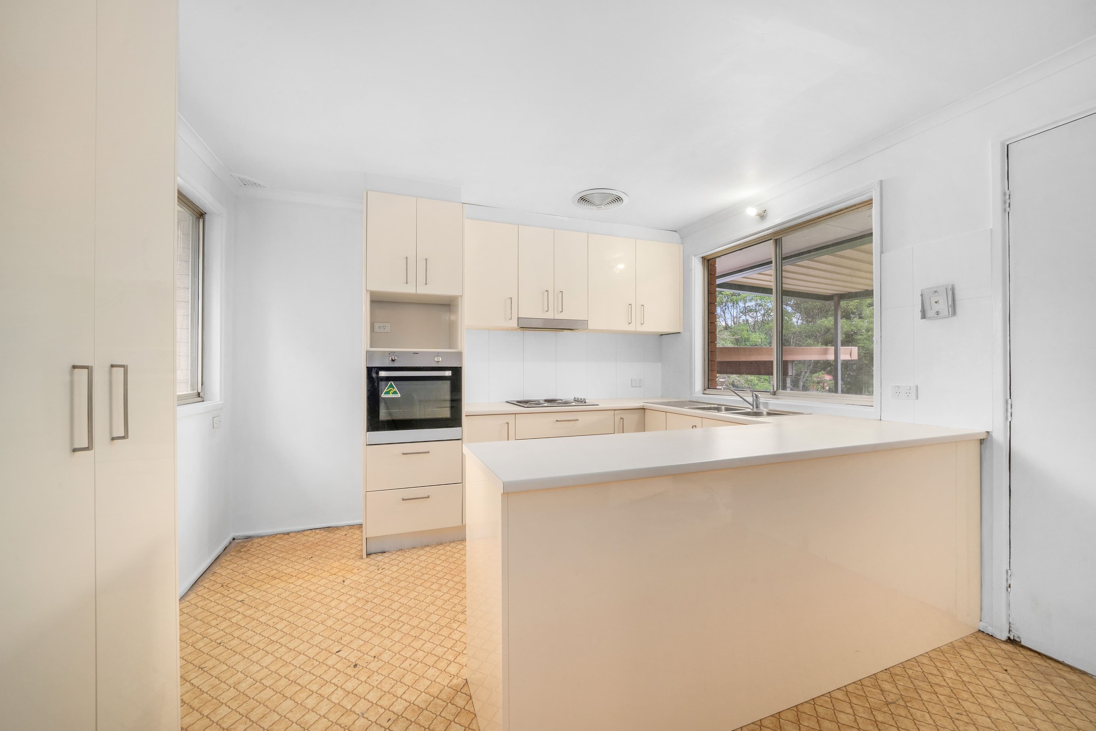 2 Nardu Place, South Penrith NSW 2750, South Penrith - Thumbnail 3