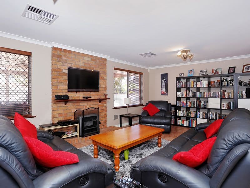 6 Yukon Place, BEECHBORO WA 6063, Beechboro - Image 1