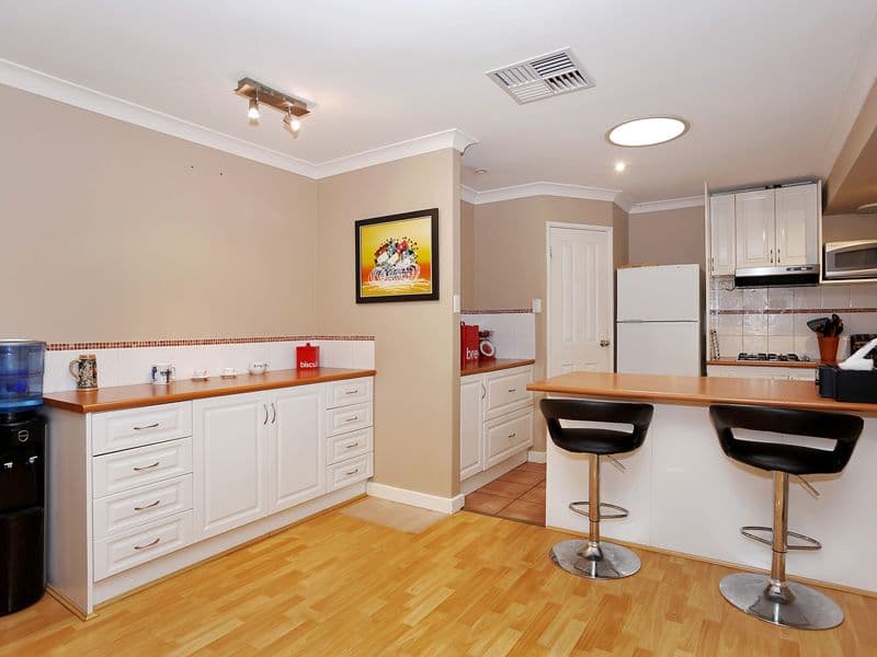 6 Yukon Place, BEECHBORO WA 6063, Beechboro - Thumbnail 2